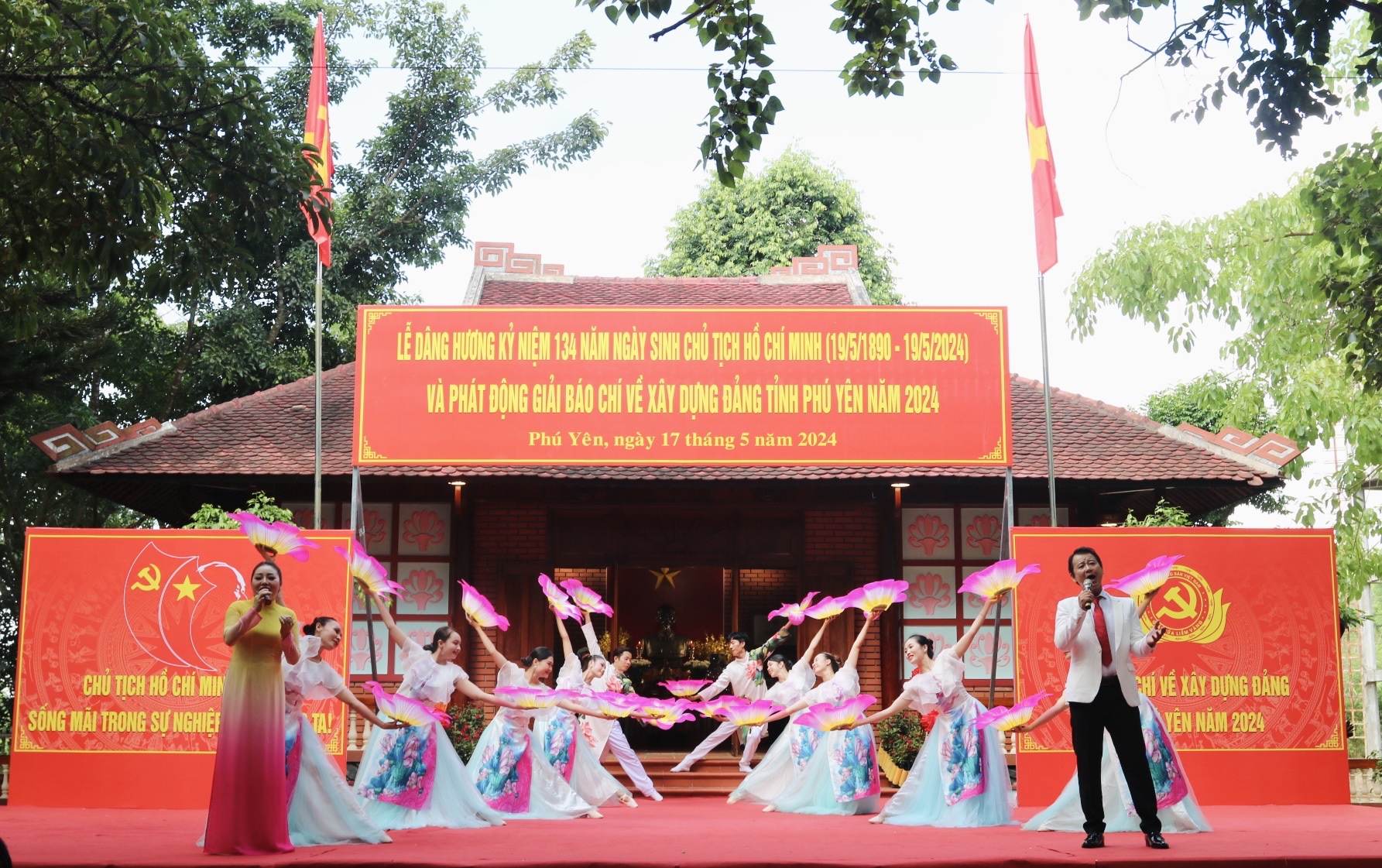 Tiếp tục đưa việc học tập và làm theo Bác ngày càng đi vào chiều sâu