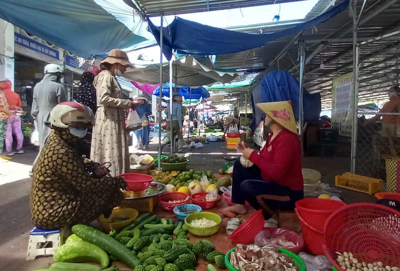 Thận trọng chi tiêu trước biến động