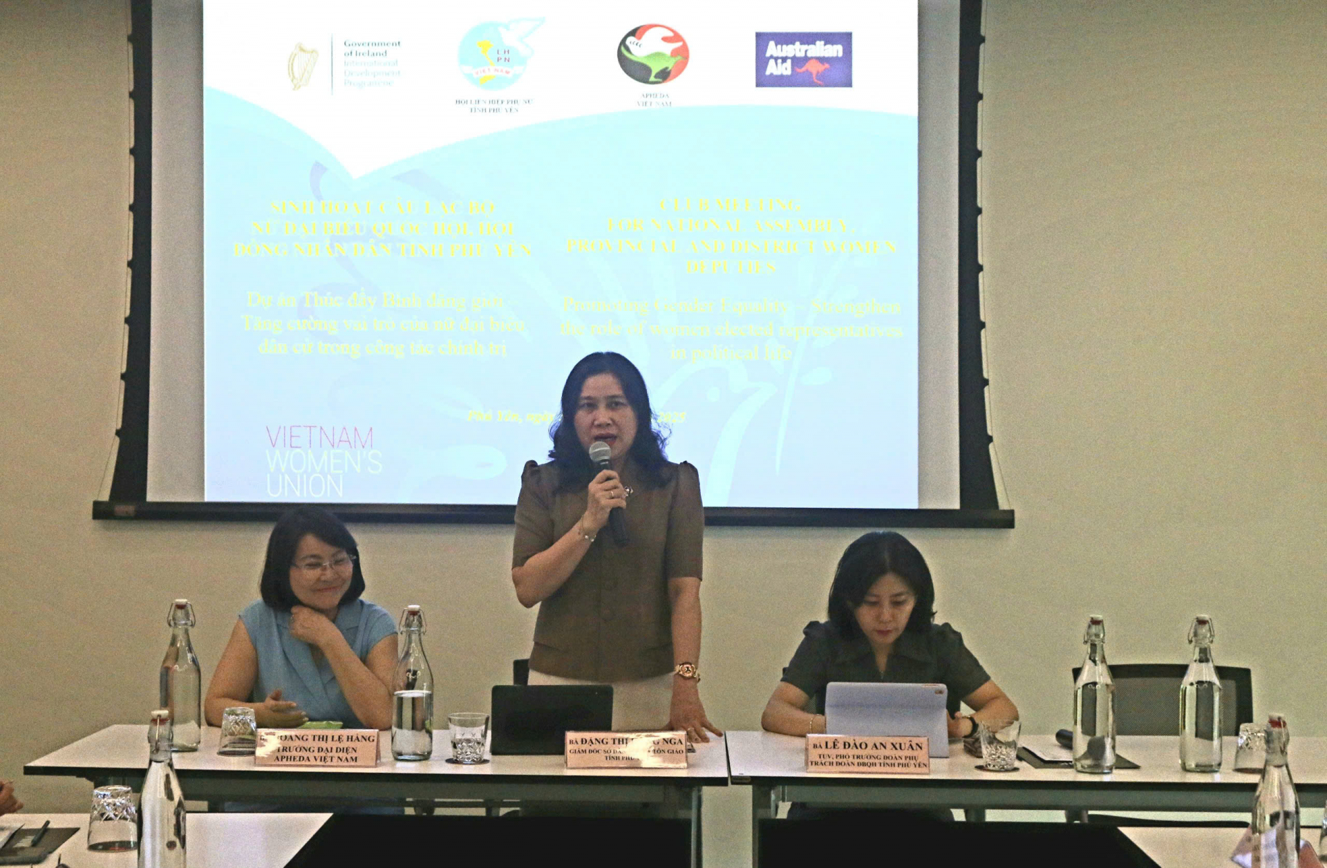 Tăng cường vai trò nữ đại biểu dân cử trong công tác chính trị