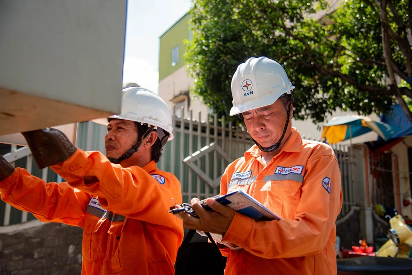 Từ ngày 10/5, giá điện điều chỉnh tăng 4,8%, lên hơn 2.200 đồng/kWh