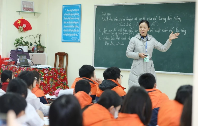 Bộ GD-ĐT điều chỉnh quy định chế độ trả lương dạy thêm giờ cho nhà giáo