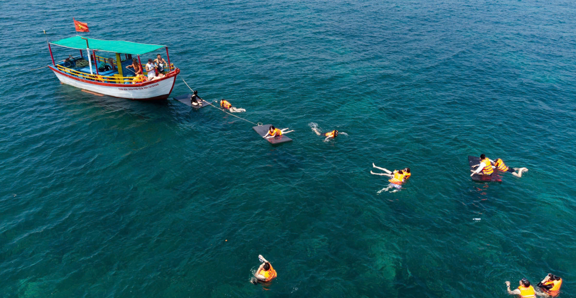 Biển đảo Phú Yên - nước xanh mây trắng gọi mời