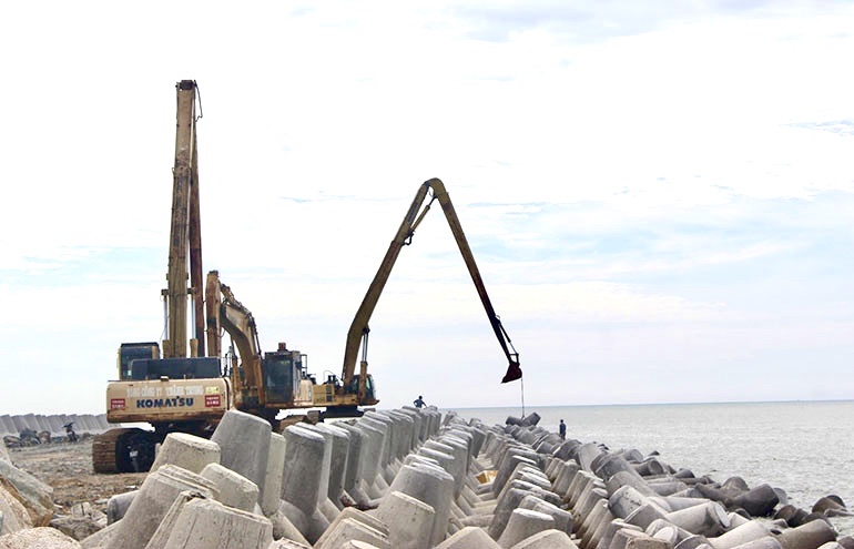 Gấp rút triển khai các hạng mục cuối của kè Đà Diễn