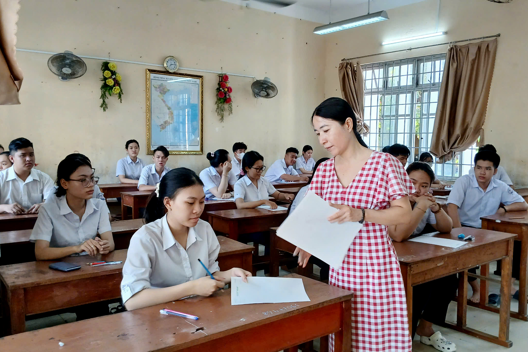 Gần 10.500 học sinh lớp 12 thi thử kỳ thi tốt nghiệp THPT năm 2025