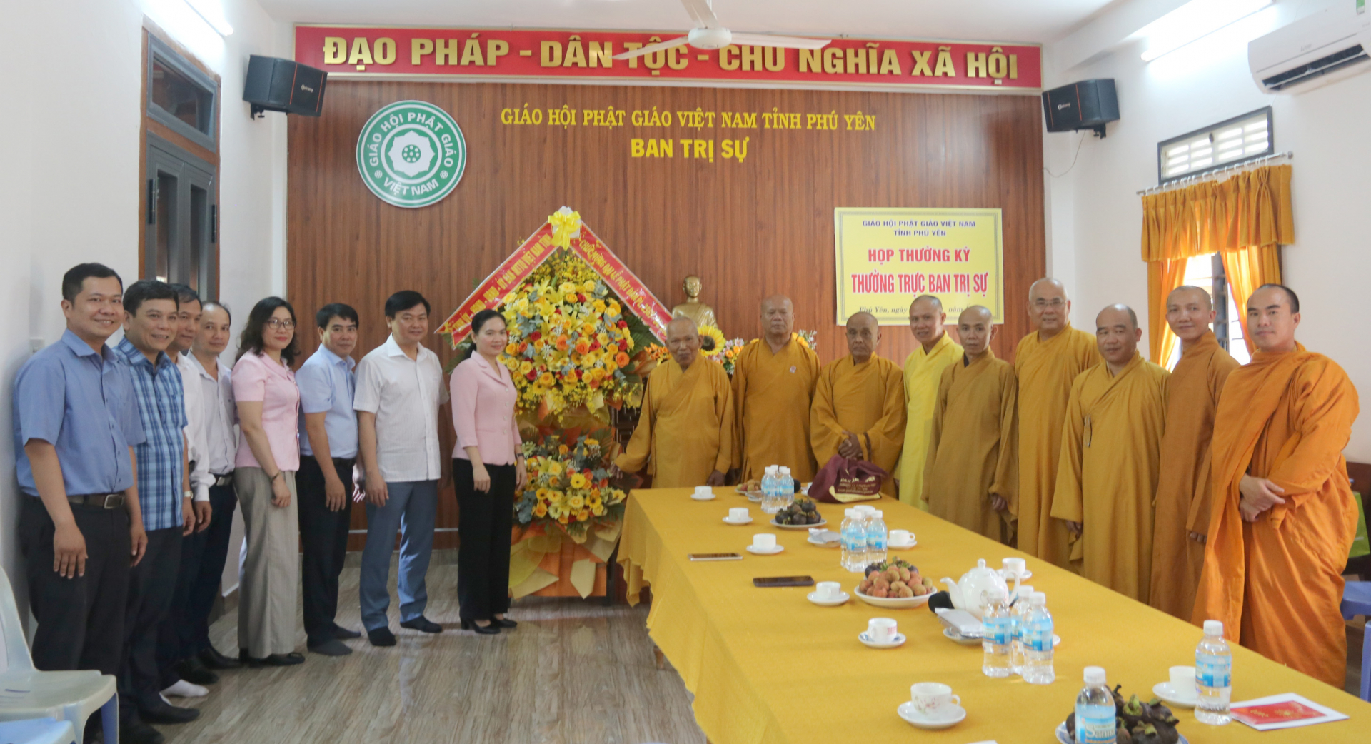 Đoàn công tác Tỉnh ủy, HĐND, UBND, Ủy ban MTTQ tỉnh thăm Ban Trị sự Giáo hội Phật giáo tỉnh