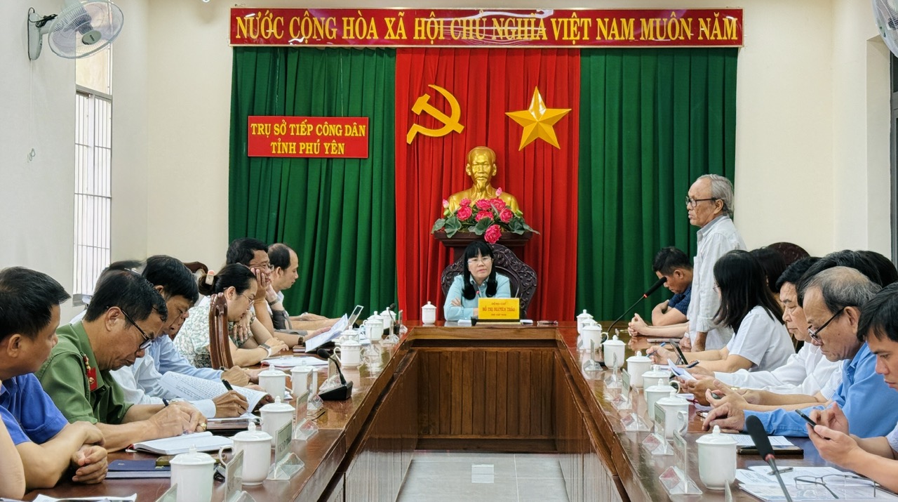 Lãnh đạo UBND tỉnh tiếp công dân định kỳ tháng 5