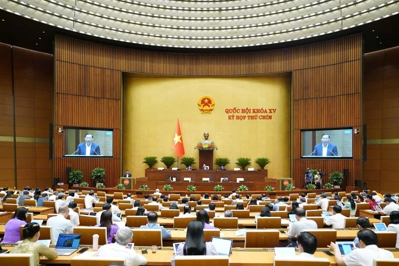 Họp Quốc hội: Đề xuất tăng thuế tiêu thụ đặc biệt với rượu, bia, thuốc lá từ năm 2027