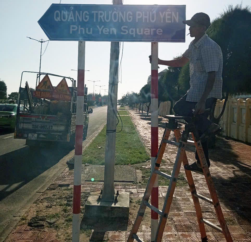 Gắn biển công trình mang tên Phú Yên