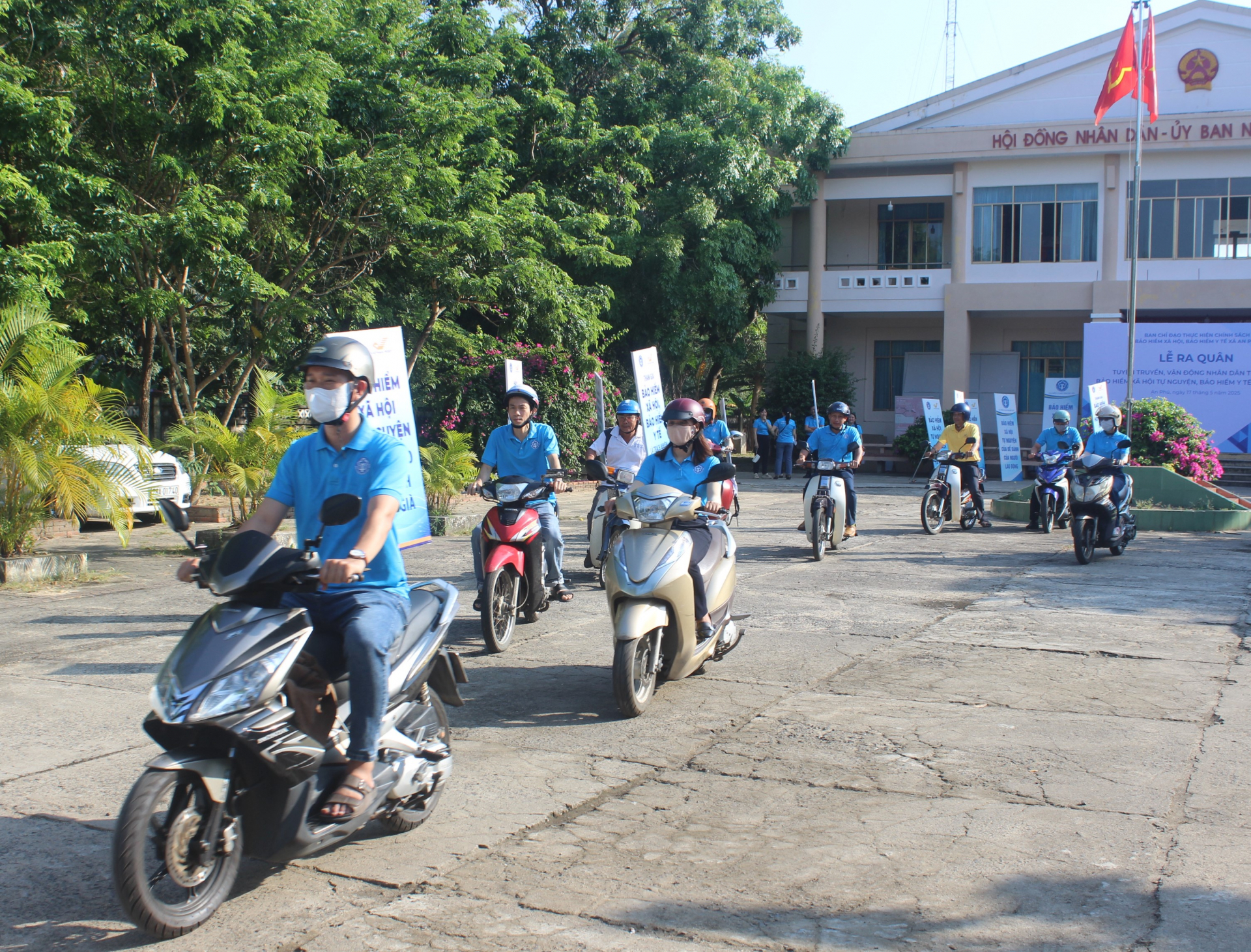 Ra quân hưởng ứng Tháng vận động triển khai BHXH toàn dân