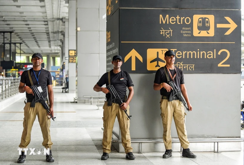 Ấn Độ đóng cửa 24 sân bay trong bối cảnh căng thẳng với Pakistan