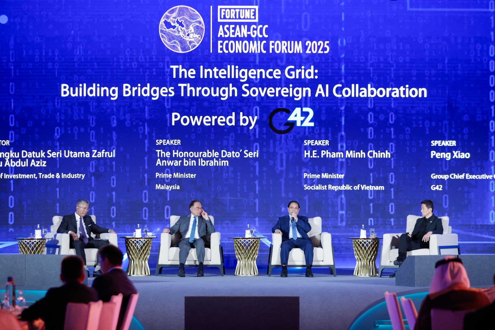 Thủ tướng: Nếu không được chuyển giao, Việt Nam vẫn phải tự chủ phát triển công nghệ cao