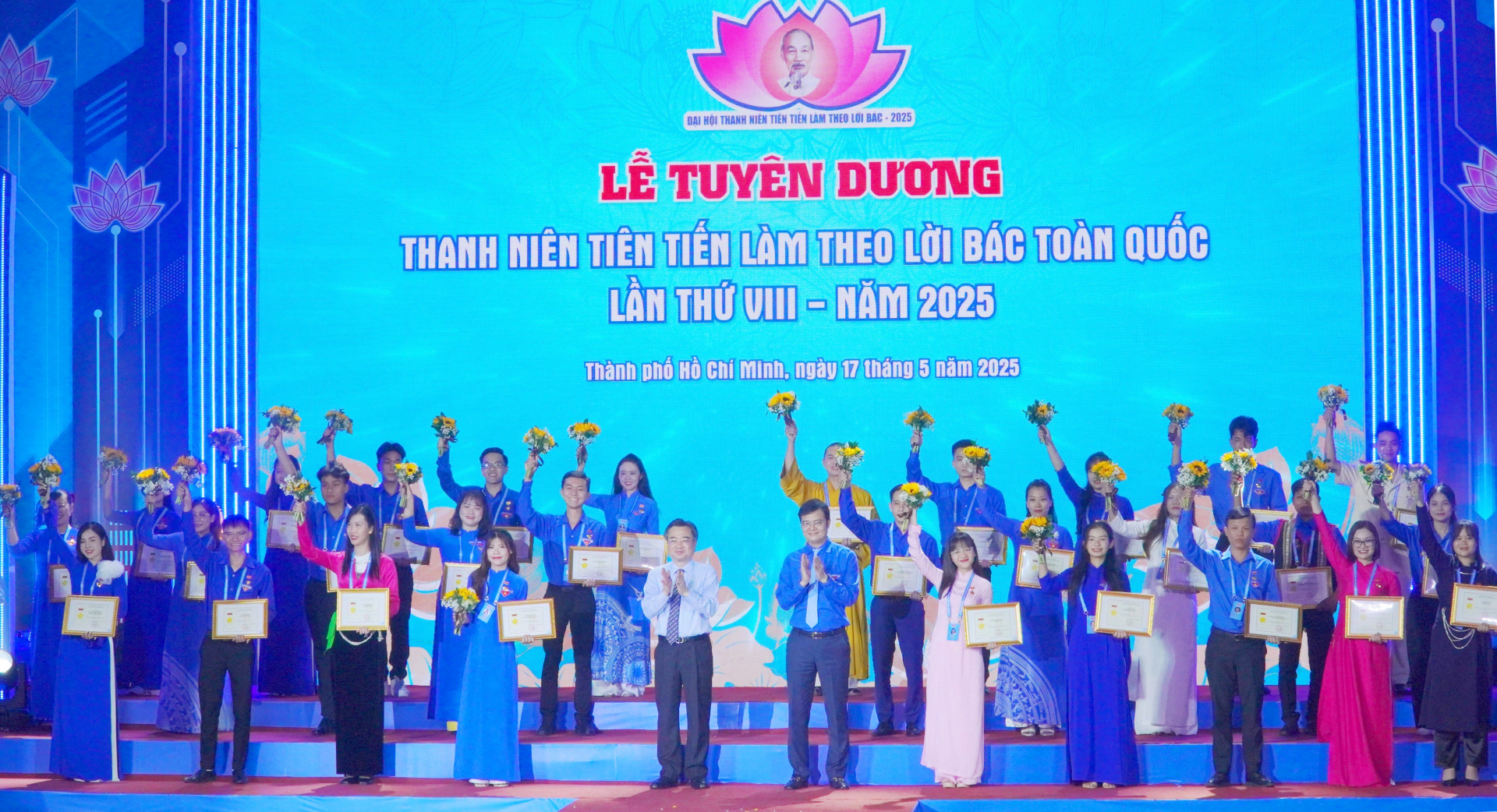 Khắc ghi lời Bác Hồ dạy, vững bước vào kỷ nguyên mới