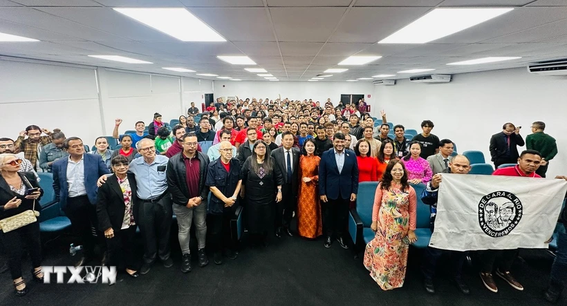 Venezuela kêu gọi thế hệ trẻ noi gương Việt Nam và Chủ tịch Hồ Chí Minh