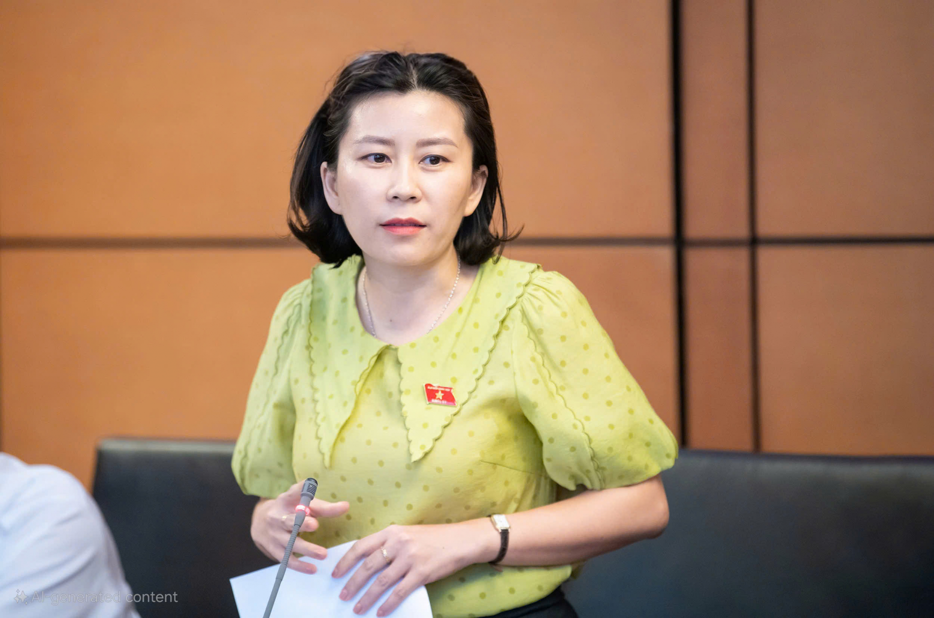 Đoàn ĐBQH tỉnh tham gia thảo luận tại tổ về các dự án luật