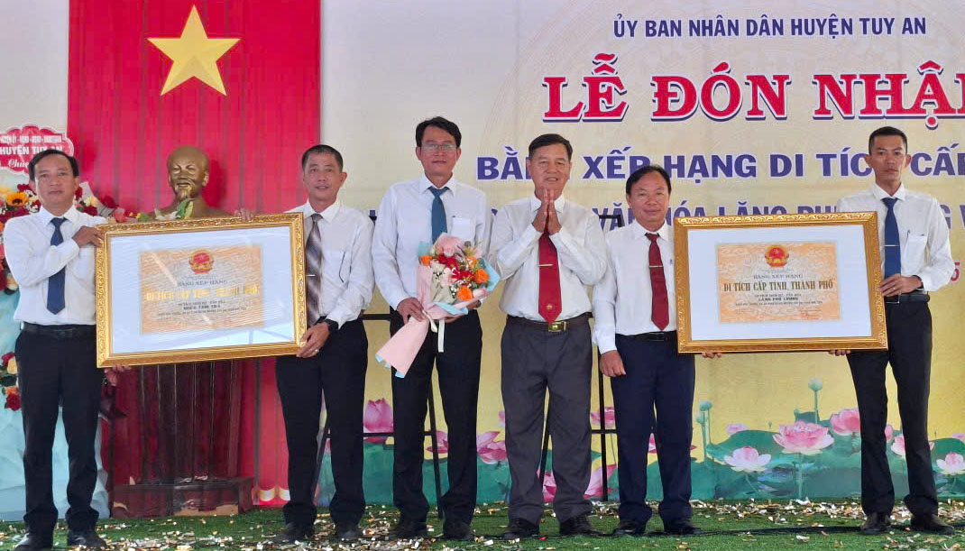 Lăng Phú Lương và miếu Tam Tòa được xếp hạng di tích cấp tỉnh