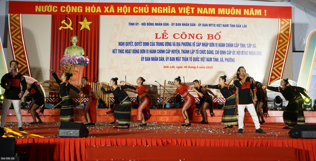 Đặc sắc chương trình nghệ thuật “Đắk Lắk - Phú  Yên một dải non sông, một tấm lòng”