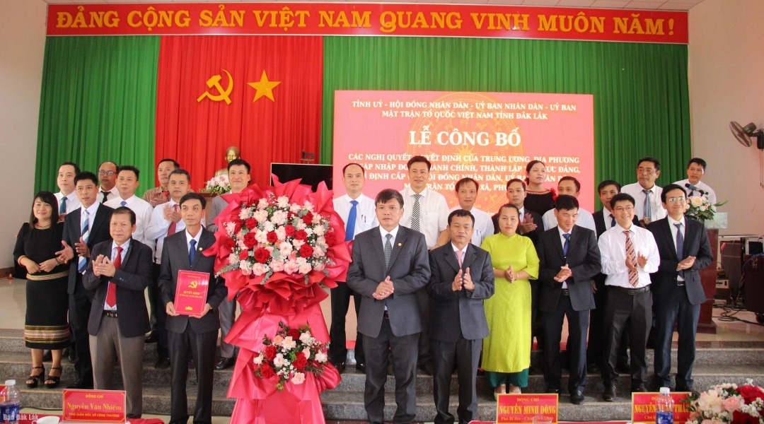 Củng cố niềm tin từ mô hình chính quyền hai cấp