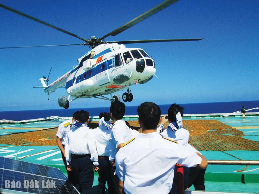 Lính trời bay biển