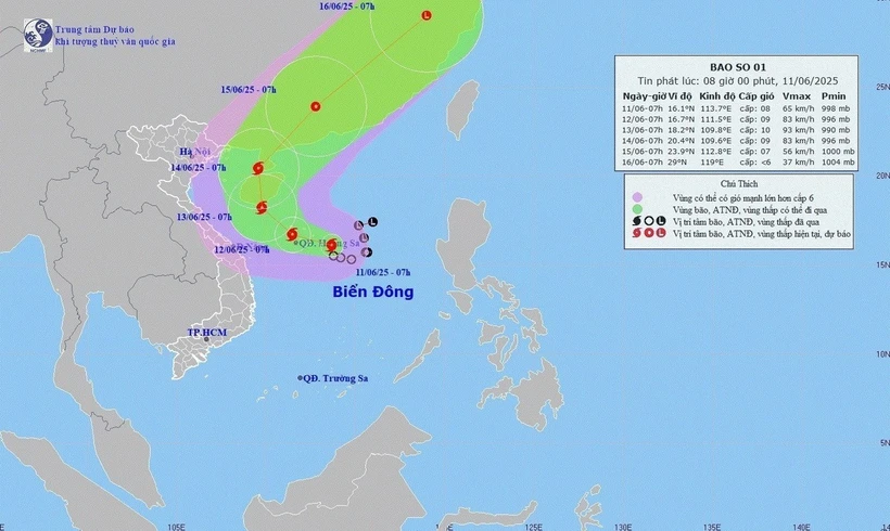 Áp thấp nhiệt đới ở phía đông khu vực Hoàng Sa đã mạnh lên thành bão
