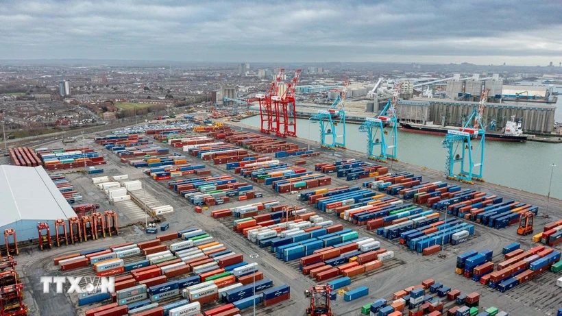 Mỹ ký thỏa thuận chính thức giảm thuế quan cho hàng hóa của Anh