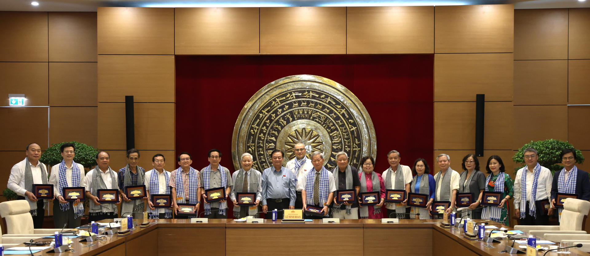 Các thế hệ ĐBQH tỉnh về nguồn, ôn lại truyền thống 80 năm Quốc hội Việt Nam