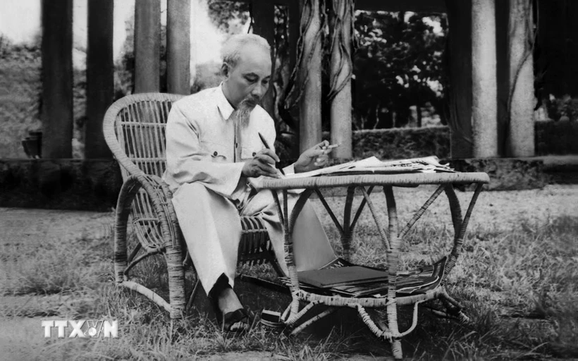 Chủ tịch Hồ Chí Minh - Người sáng lập và định hướng, định hình báo chí cách mạng