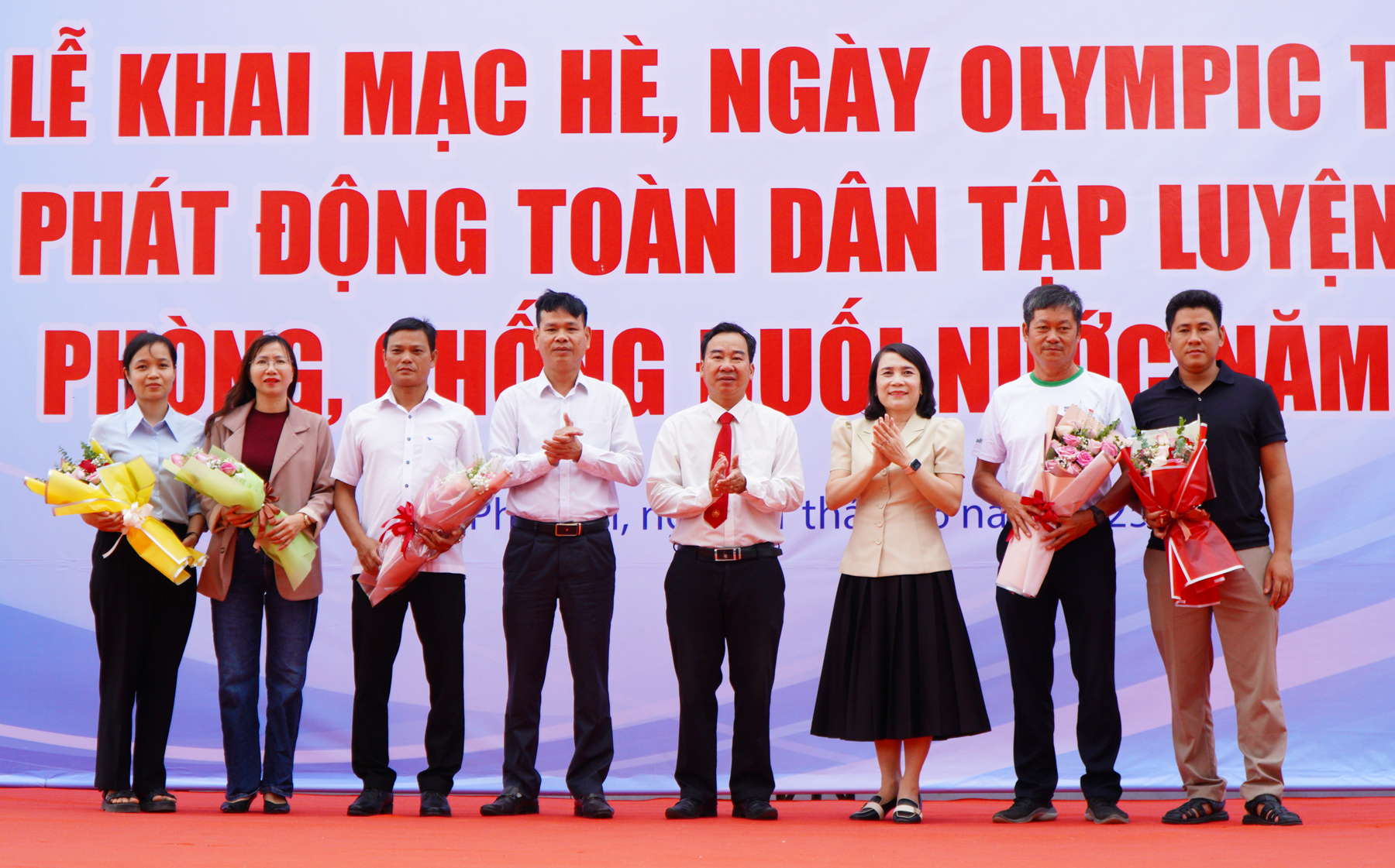 Khai mạc hè, Ngày Olympic trẻ em và phát động toàn dân tập luyện môn bơi