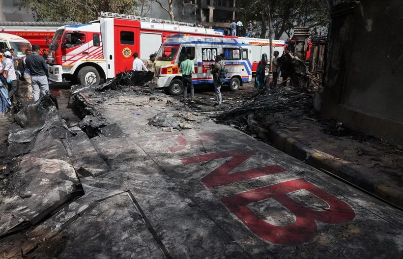 Vụ rơi máy bay tại Ấn Độ: Đã tìm thấy hộp đen