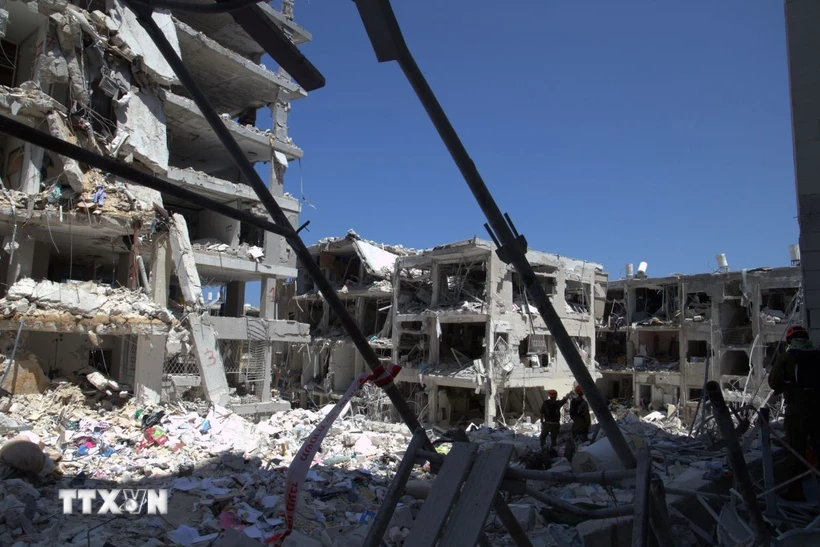 Các quốc gia tiếp tục sơ tán công dân khỏi Israel và Iran