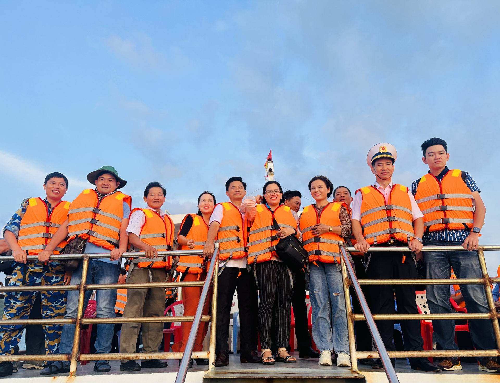 Báo chí - người bạn đồng hành của Vùng 5 Hải quân