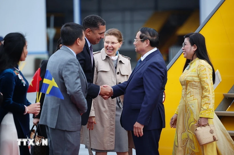Thủ tướng Phạm Minh Chính tới Stockholm, bắt đầu thăm chính thức Thụy Điển