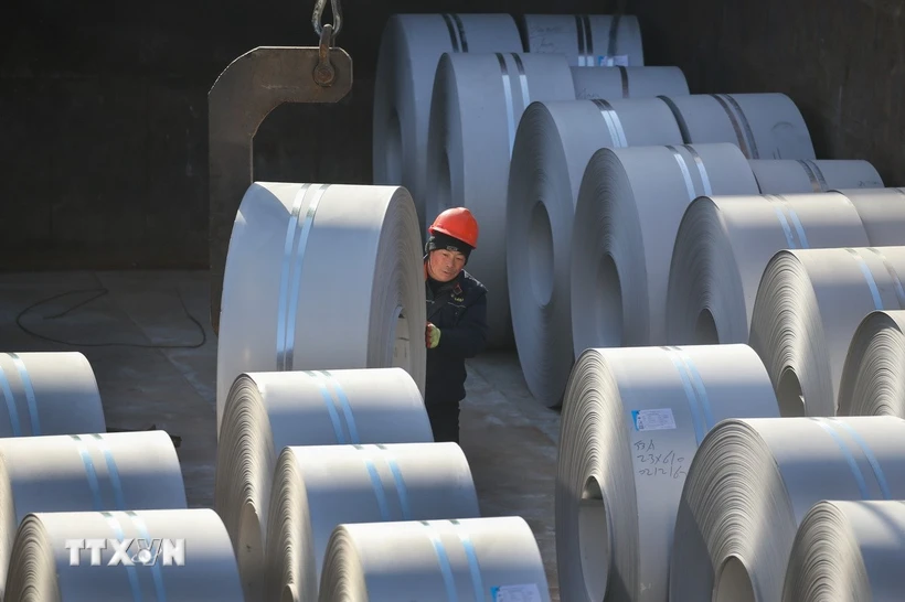 Mỹ chính thức tăng gấp đôi thuế đánh vào thép và nhôm nhập khẩuo