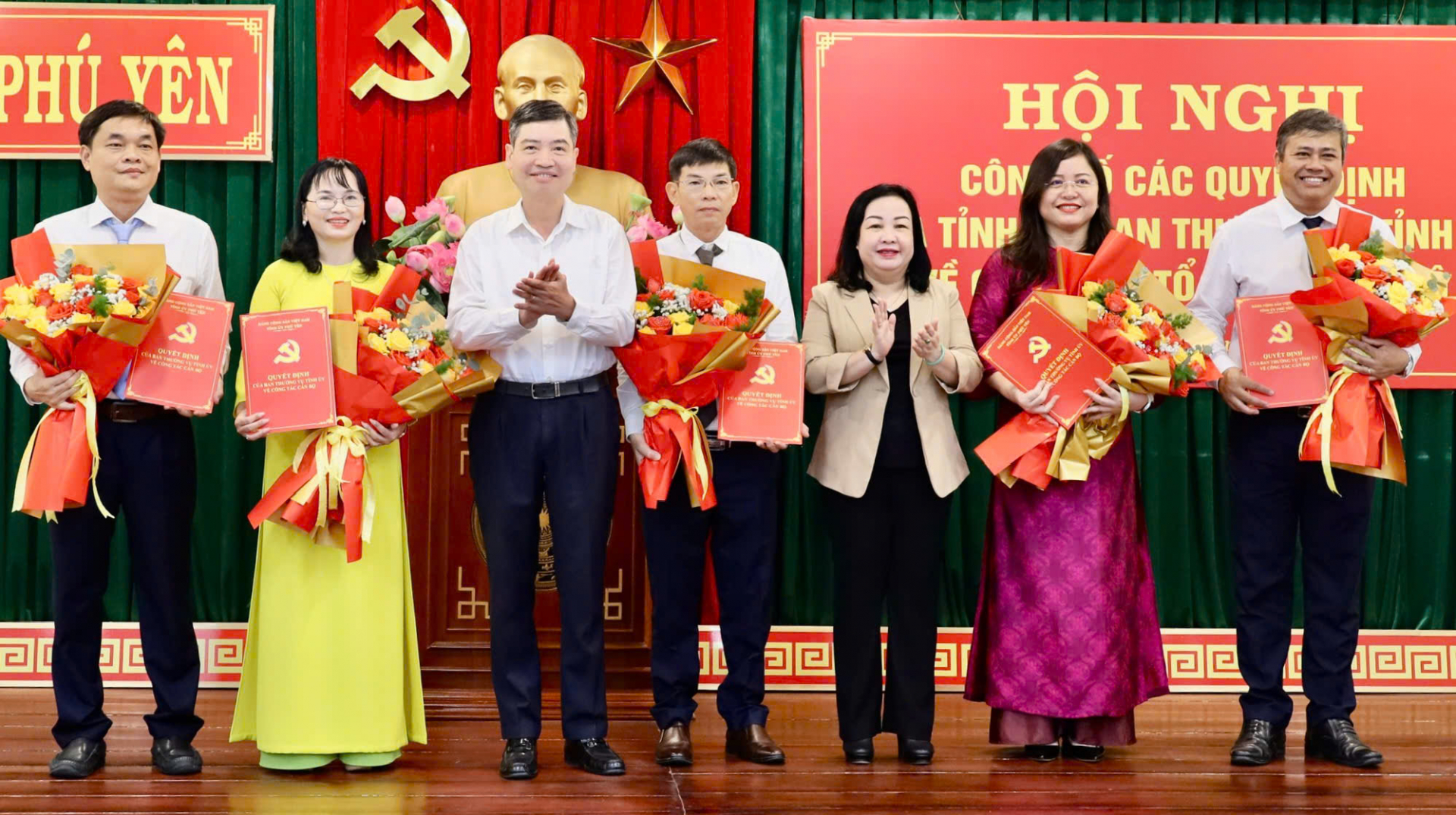 Công bố quyết định thành lập Báo Phú Yên