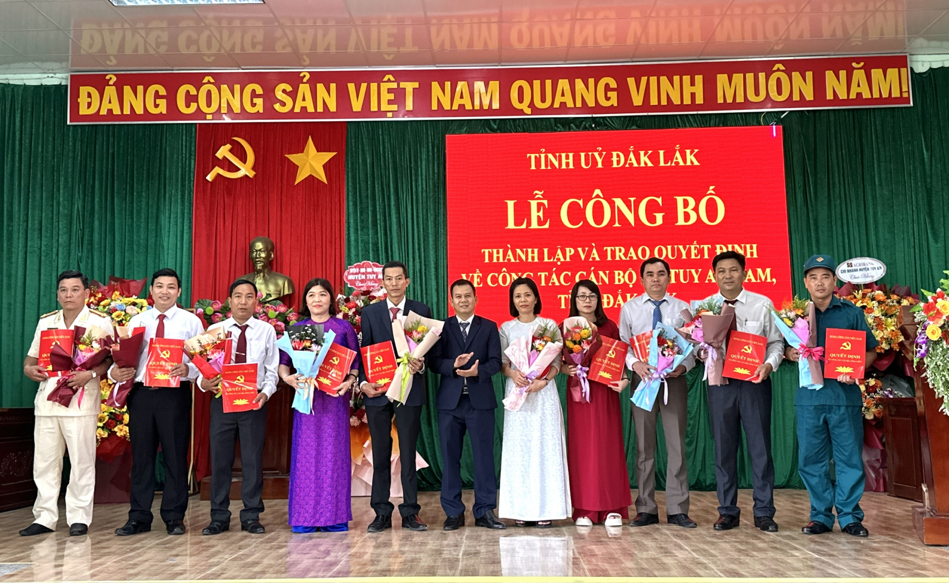 Các xã mới trên vùng đất Tuy An trong ngày hội lớn