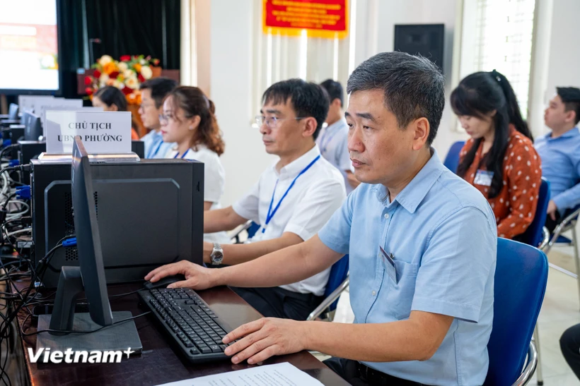 Bộ Nội vụ hướng dẫn về nhân sự tại UBND, sắp xếp ở đặc khu, thôn, tổ dân phố