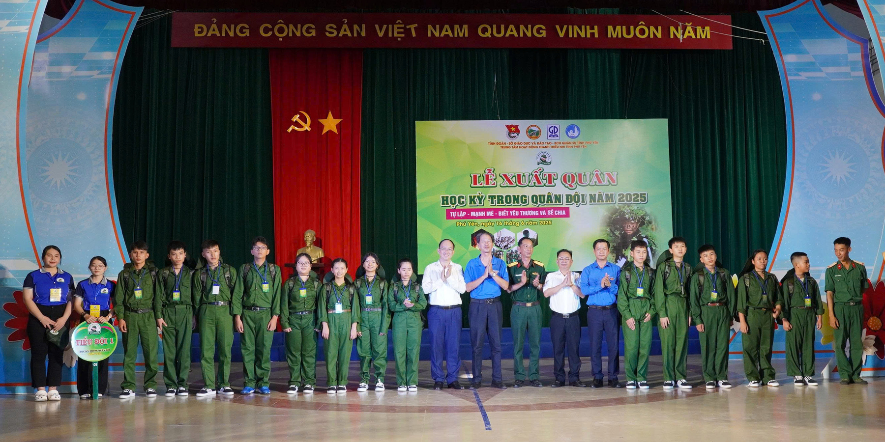 102 thanh thiếu niên tham gia Học kỳ trong quân đội