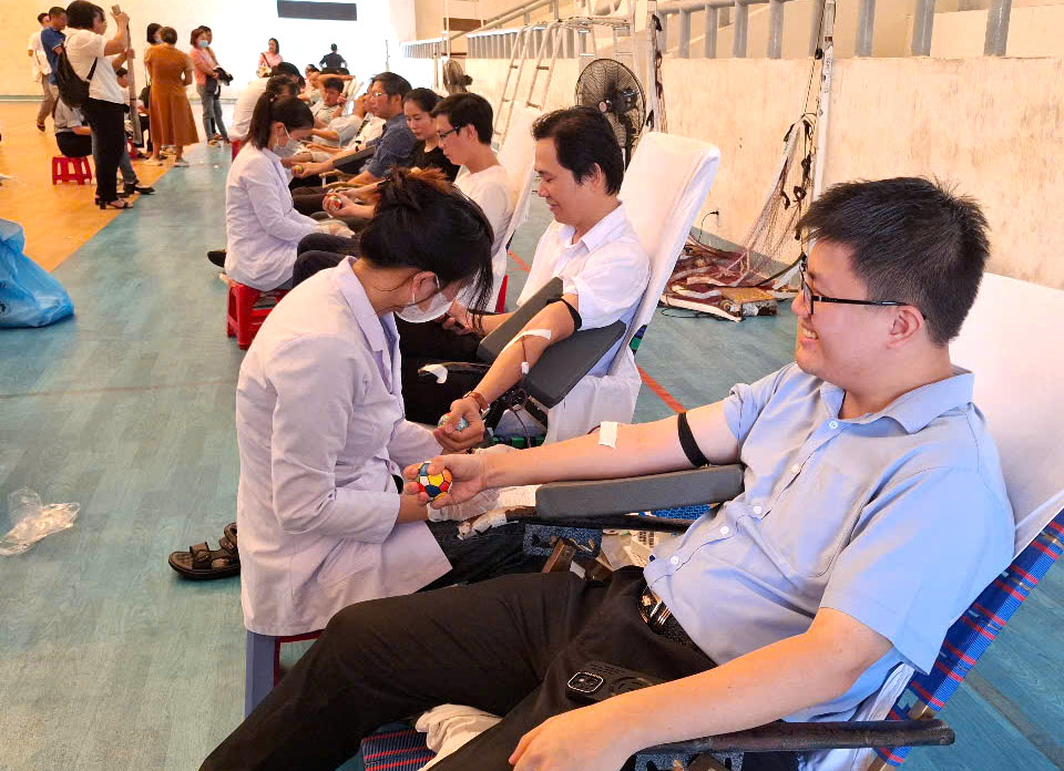Tiếp nhận 187 đơn vị máu tình nguyện
