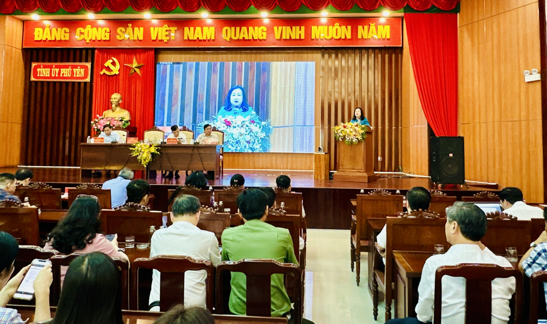 Đảm bảo các xã, phường mới chính thức đi vào hoạt động từ ngày 1/7