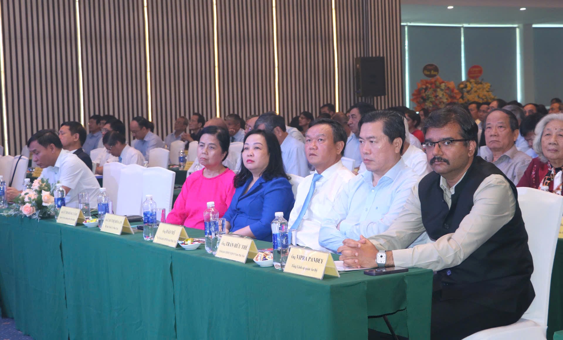 Tiếp tục đầu tư ưu đãi, hỗ trợ nông dân và triển khai các dự án trong tương lai