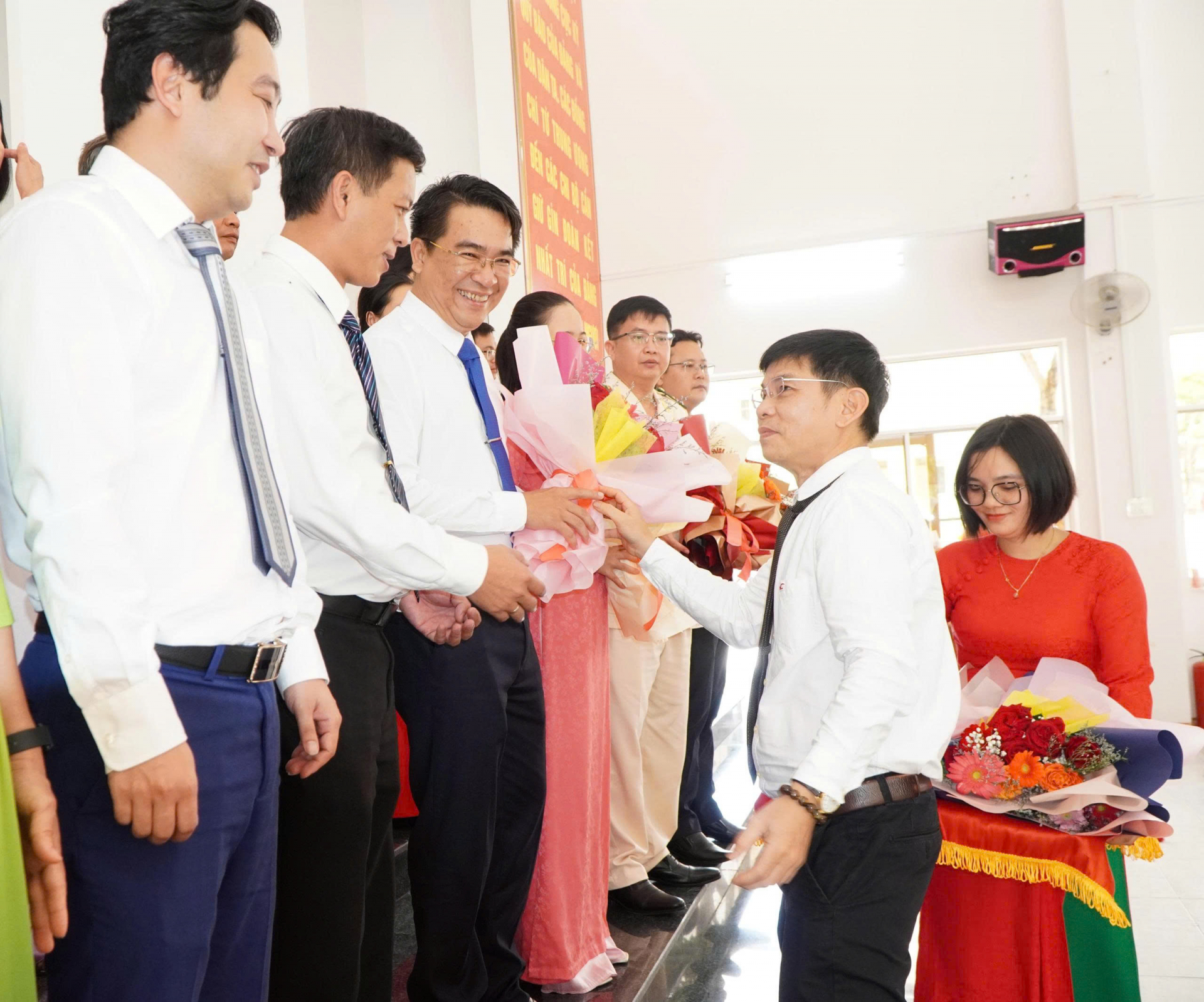 Mở rộng không gian phát triển, xóa nhòa khoảng cách giữa đô thị và nông thôn